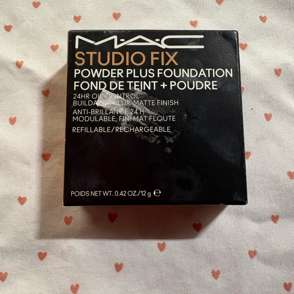 MAC Studio Fix Powder Plus Foundation NW20
